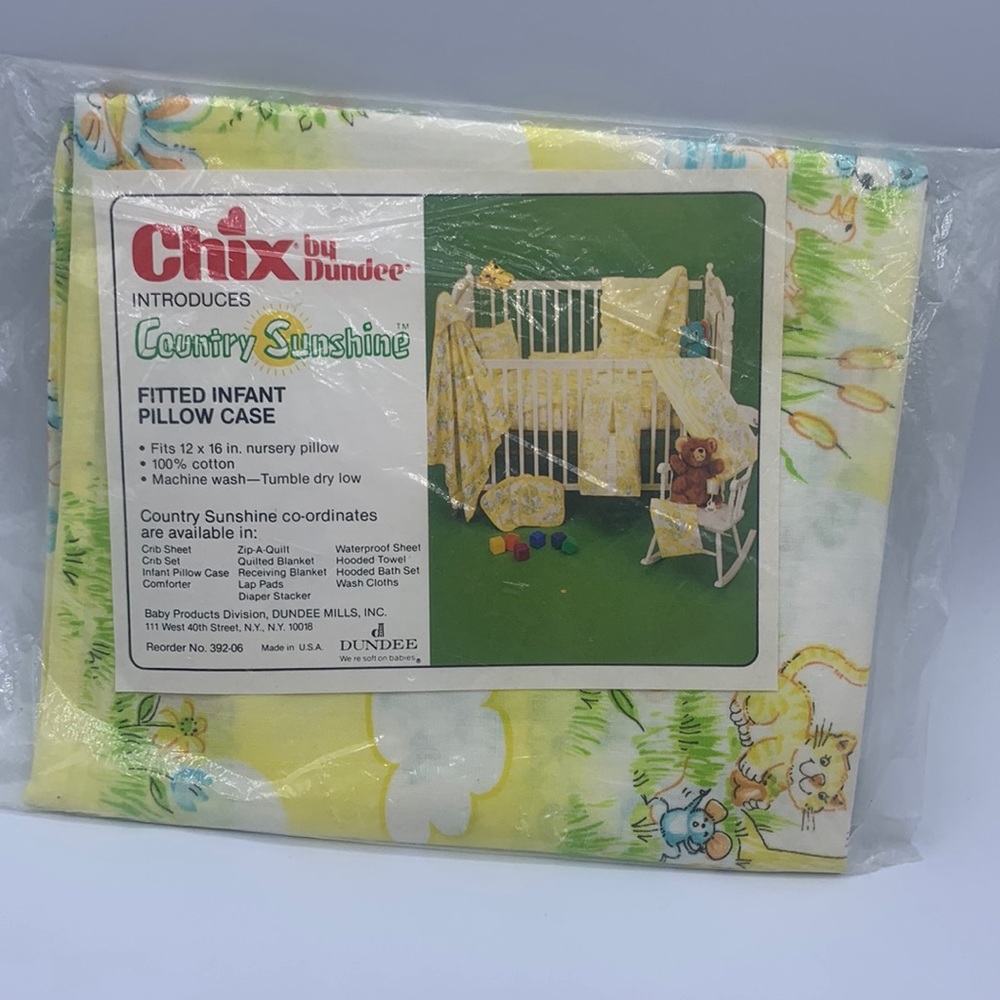 Vintage Chix by Dundee Country Sunshine Fitted Infant Pillow Case 12 x 16